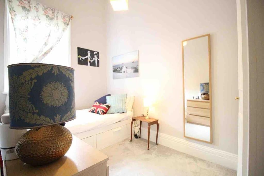 Wonderful Apartment In Earl'S Court Londra Exterior foto