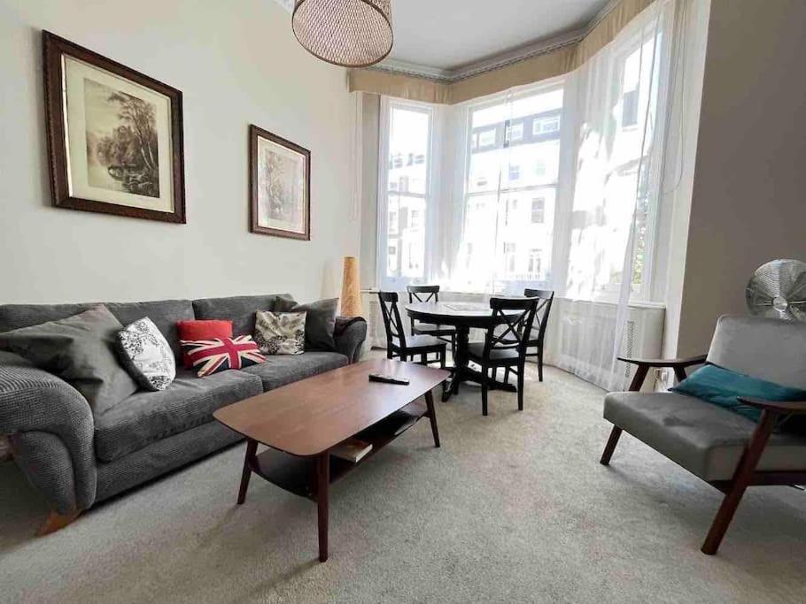 Wonderful Apartment In Earl'S Court Londra Exterior foto